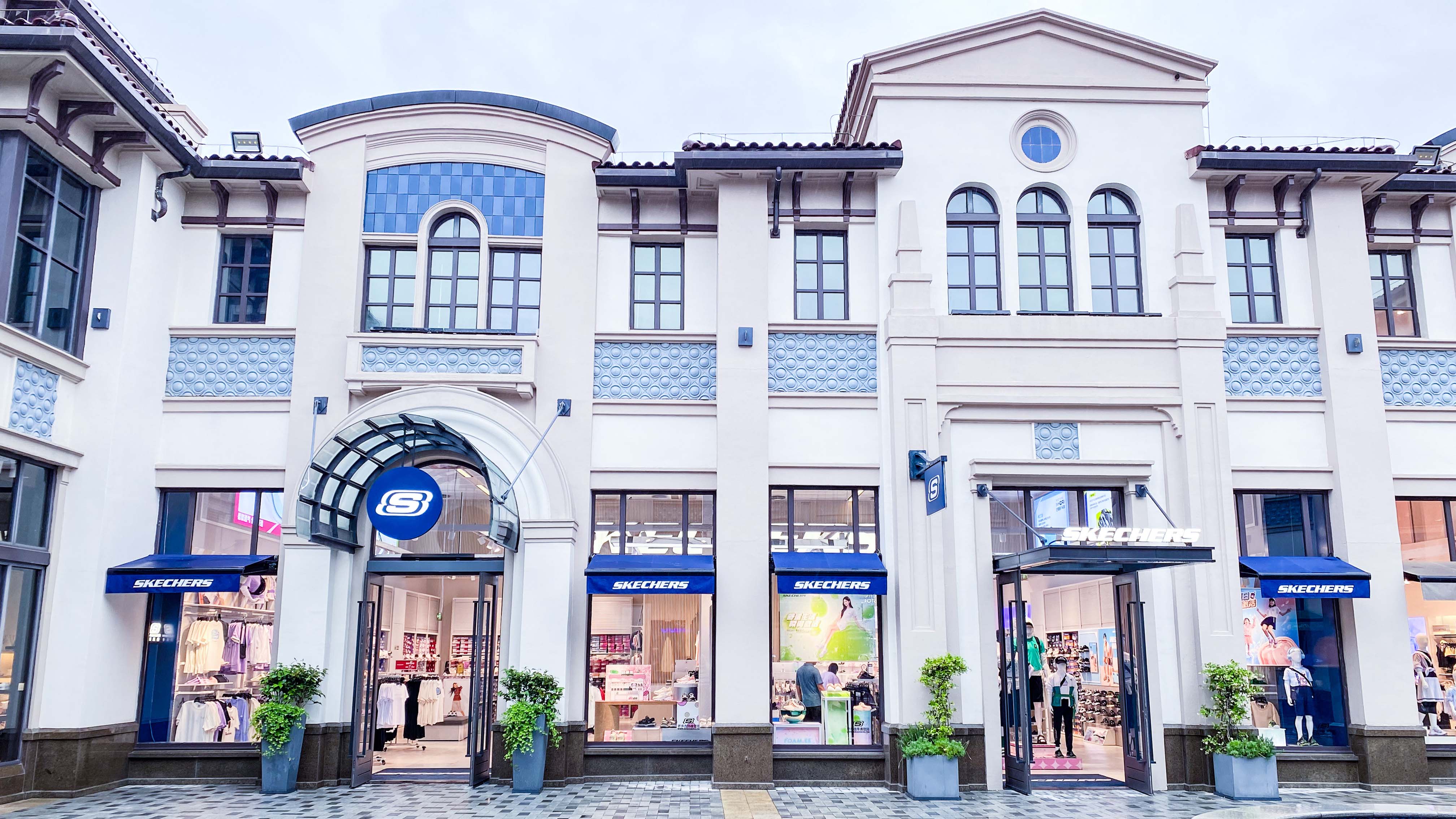 【SKECHERS斯凯奇】折扣店_比斯特苏州购物村(奕欧来奥特莱斯)