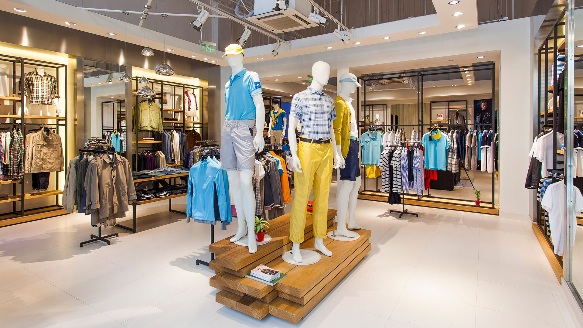 JLindeberg金林德伯格_折扣店_比斯特苏州购物村（奕欧来奥特莱斯）