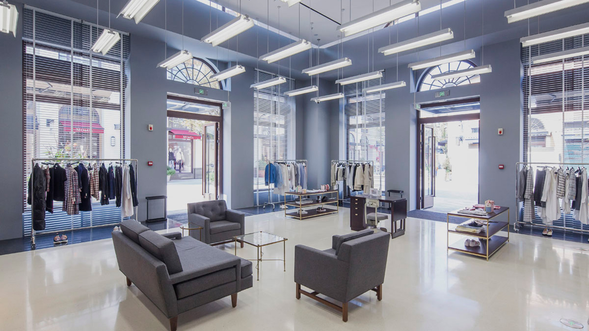 【THOMBROWNE汤姆布朗】折扣店_比斯特苏州购物村（奕欧来奥特莱斯）