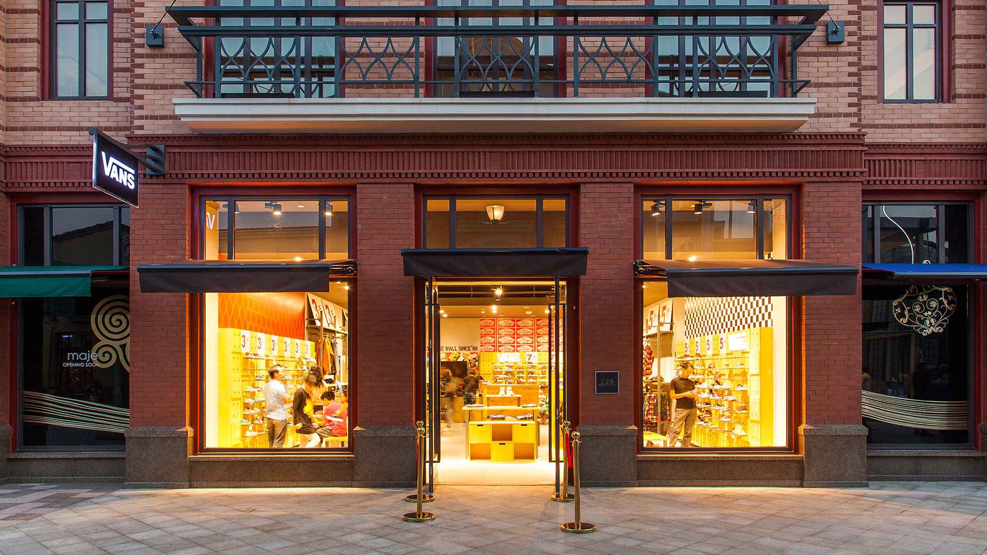 【Vans范斯】折扣店_比斯特苏州购物村（奕欧来奥特莱斯）