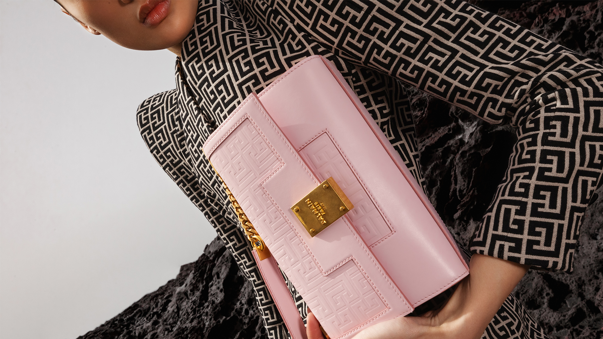 【BALMAIN】比斯特苏州购物村（奕欧来苏州）